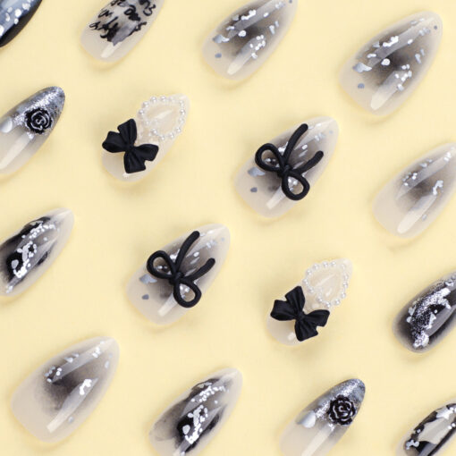 Black Press On Nails mit 3D Schleife, Perlen und Herz – Bild 4