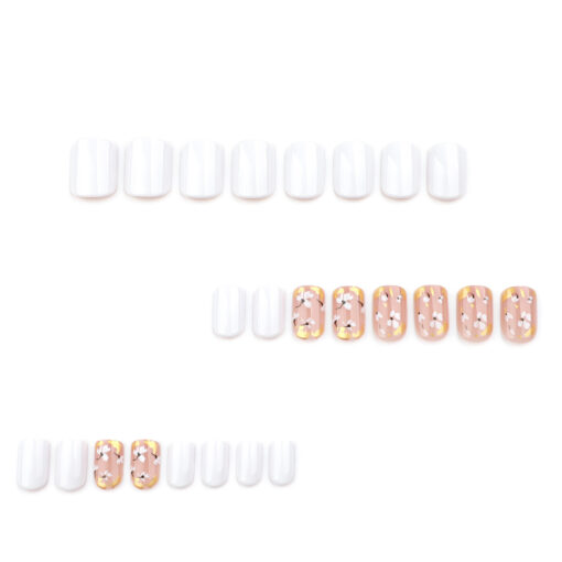 White Press On Nails mit Blumen und Goldfolie – Kurz & Square Nägel – Bild 4